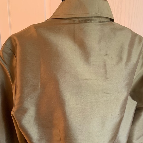 100% Silk blouse Gold button up top small - Picture 10 of 16